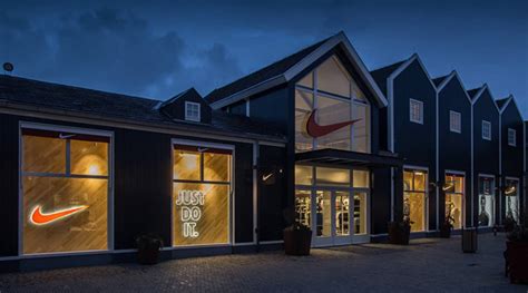 hoeveel winkels van nike zijn er in nederland|Nike Factory Store: adressen en openin.